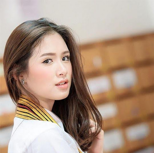 แต่งหน้ารับปริญญา
